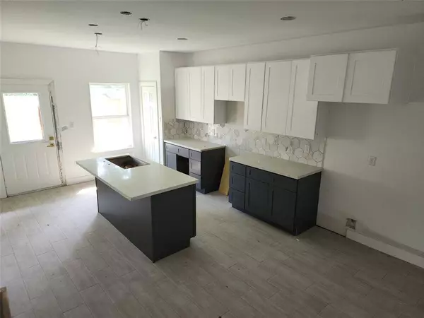 8208/8210 Knox ST, Houston, TX 77088