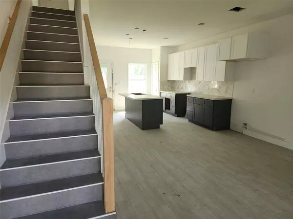 8208/8210 Knox ST, Houston, TX 77088