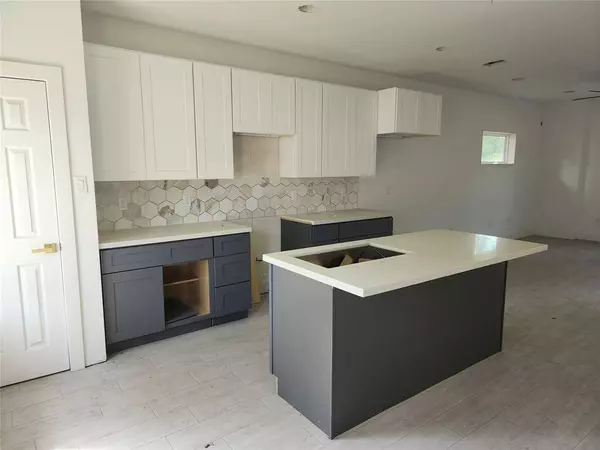 8208/8210 Knox ST, Houston, TX 77088