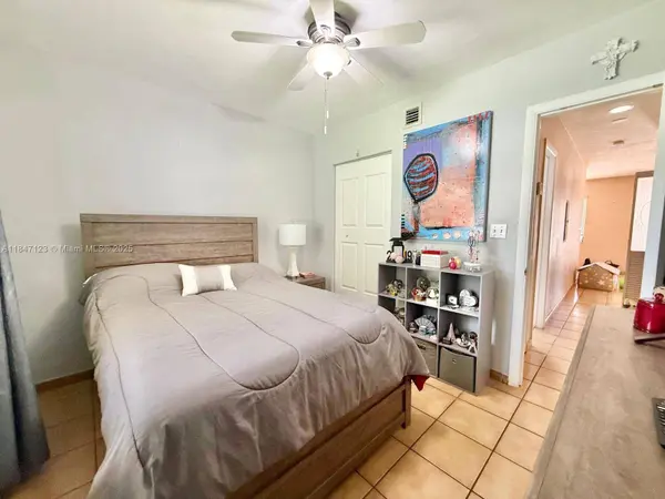 11500 SW 43rd Ter, Miami, FL 33165