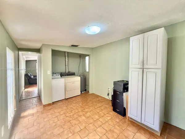 11500 SW 43rd Ter, Miami, FL 33165