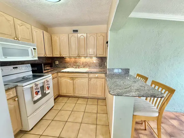 11500 SW 43rd Ter, Miami, FL 33165