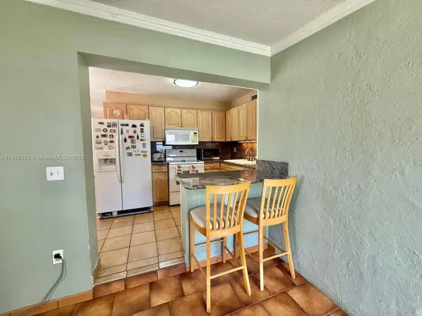 11500 SW 43rd Ter, Miami, FL 33165