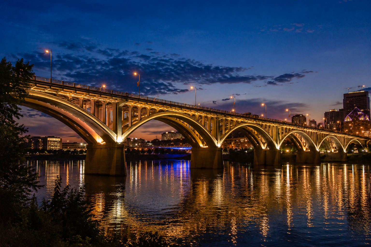 Downtown Knoxville, Tennessee skyline along the Tennessee River
