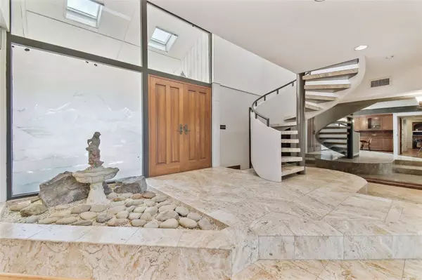 2103 N GOLFVIEW DR, Plant City, FL 33566