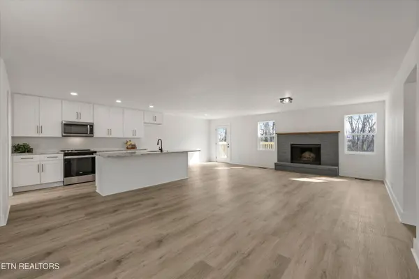 8528 Richland Colony Rd, Knoxville, TN 37923