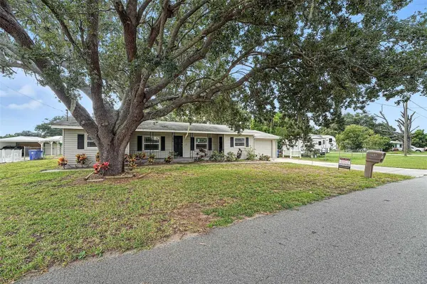 896 N 9TH ST, Eagle Lake, FL 33839