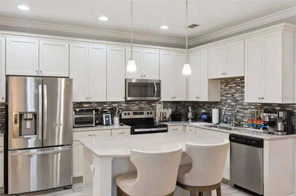 9938 EAGLE CREEK CENTER BLVD, Orlando, FL 32832