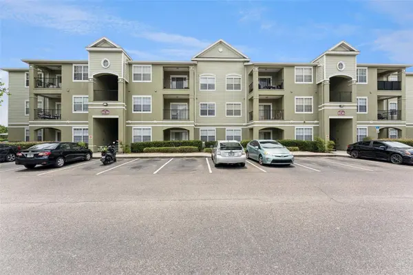 8136 CLAIRE ANN DR #207, Orlando, FL 32825