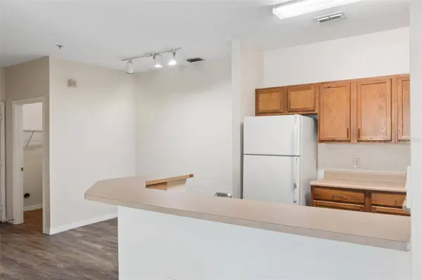 8136 CLAIRE ANN DR #207, Orlando, FL 32825