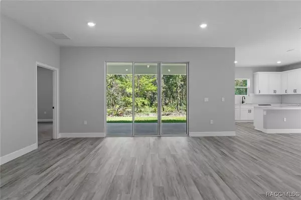 46 Oak Village BLVD, Homosassa, FL 34446