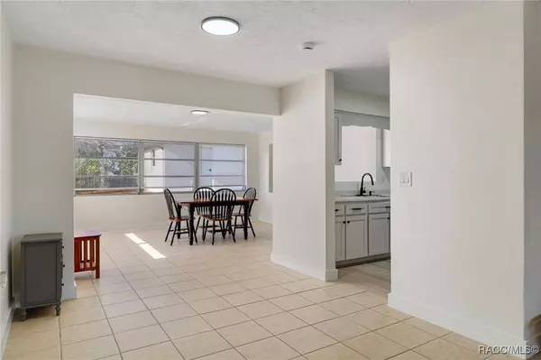 52 S Columbus ST, Beverly Hills, FL 34465