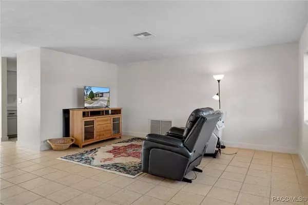 52 S Columbus ST, Beverly Hills, FL 34465