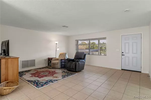 52 S Columbus ST, Beverly Hills, FL 34465