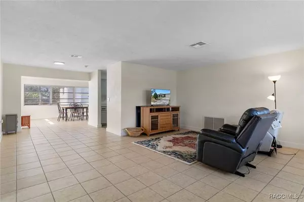 52 S Columbus ST, Beverly Hills, FL 34465