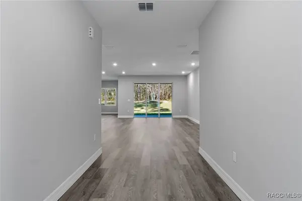 1215 E Getty LN, Hernando, FL 34442