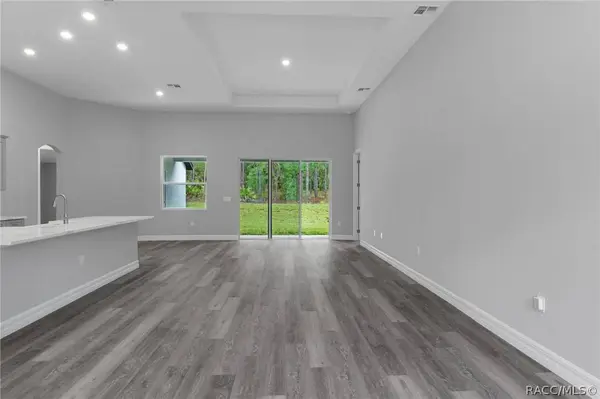 60 Corkwood BLVD, Homosassa, FL 34446