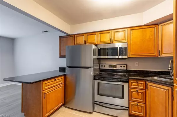 598 Pinewood DR #106, Virginia Beach, VA 23451