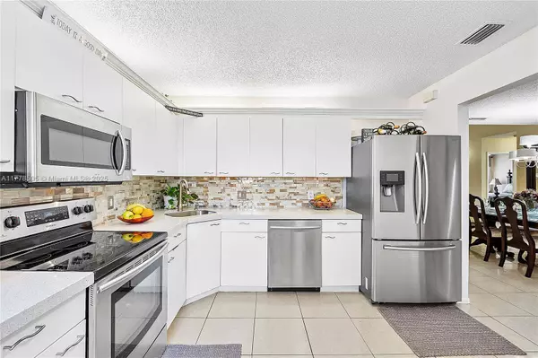 4101 E Coral Tree Cir #313, Coconut Creek, FL 33073