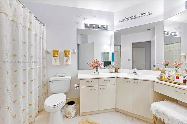 4101 E Coral Tree Cir #313, Coconut Creek, FL 33073