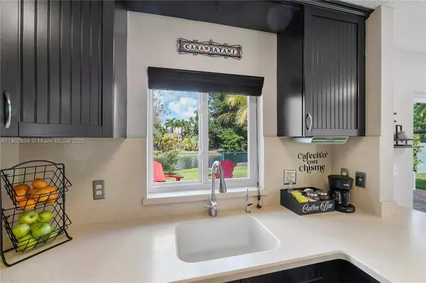 236 NW 118th Dr, Coral Springs, FL 33071