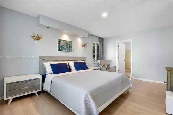 236 NW 118th Dr, Coral Springs, FL 33071