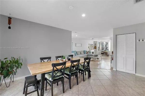 236 NW 118th Dr, Coral Springs, FL 33071