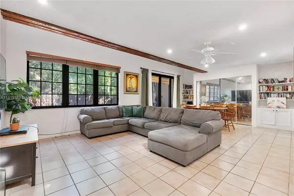 3413 S Atlanta Dr #3413, Hollywood, FL 33021