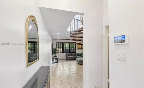 3413 S Atlanta Dr #3413, Hollywood, FL 33021