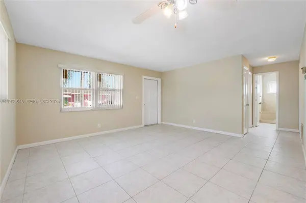 5010 NW 51st St, Tamarac, FL 33319