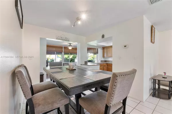 5011 NW 51st St, Tamarac, FL 33319