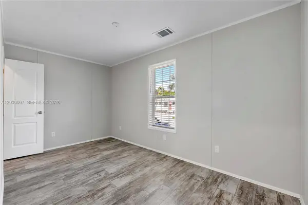 5530 SW 32nd Ter, Dania Beach, FL 33312