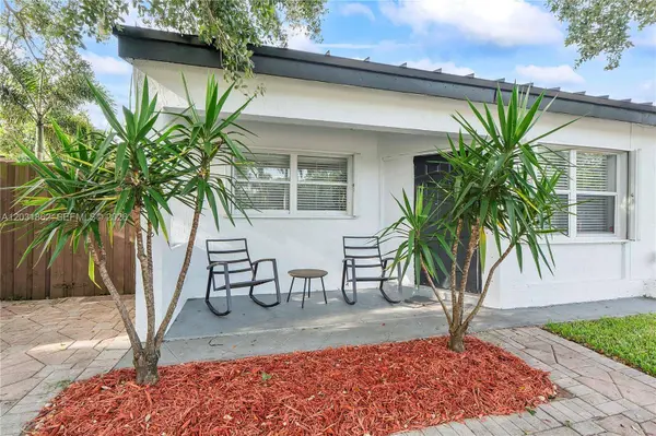6810 Douglas St, Hollywood, FL 33024