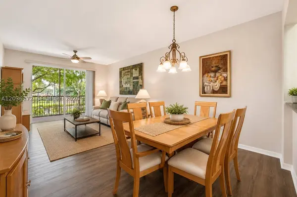 7715 Yardley Dr #212, Tamarac, FL 33321