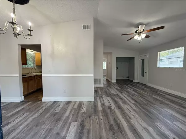 1523 S MELLONVILLE AVE, Sanford, FL 32771