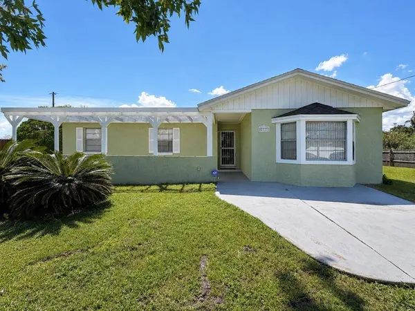 2777 GREEN MEADOW CIR