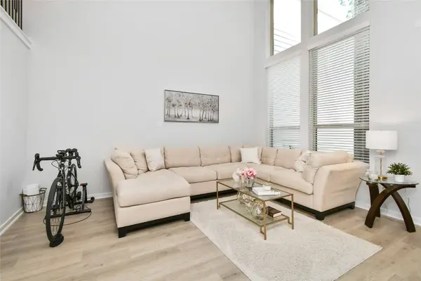 527 Cypress Valley AVE, Montgomery, TX 77316