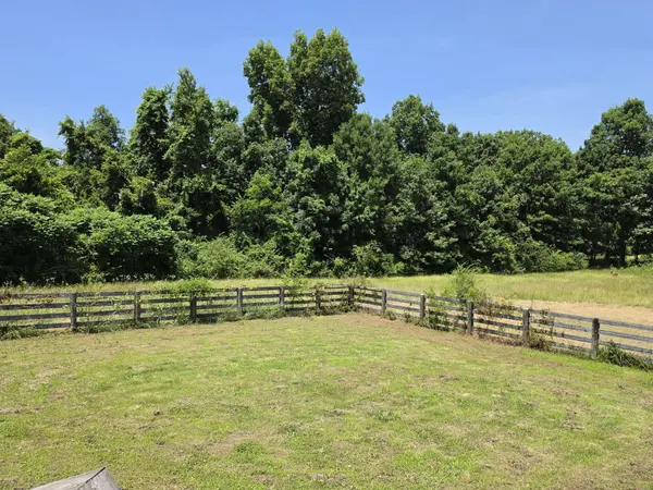 202 Ridgewood Ln, Shelbyville, TN 37160