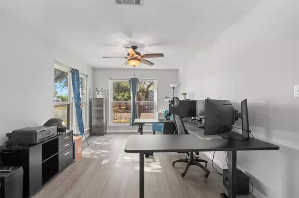 3300 Kissman DR, Austin, TX 78728