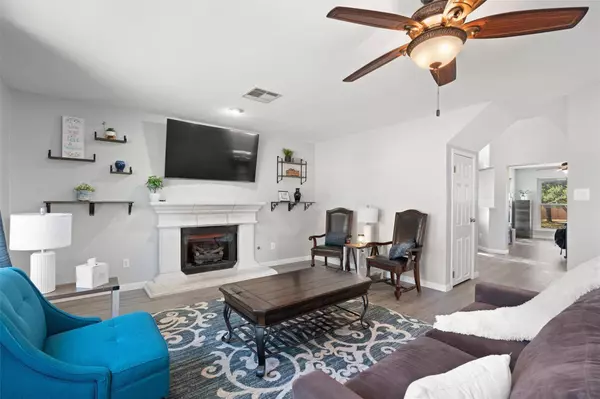 3300 Kissman DR, Austin, TX 78728