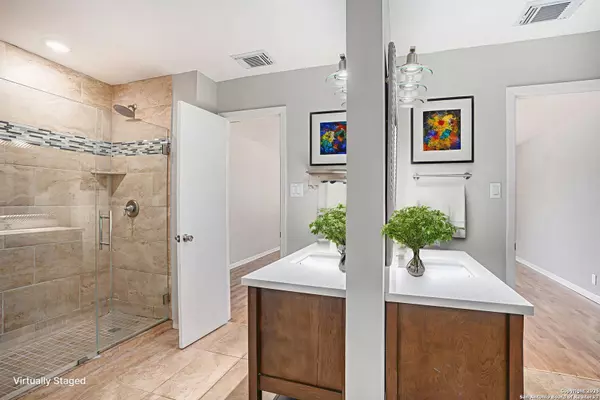 6322 Regency Mnr, San Antonio, TX 78249