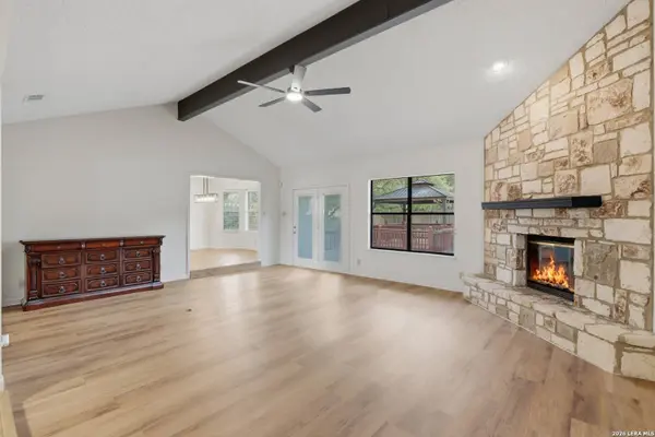28007 ROCKY HOLW, San Antonio, TX 78258