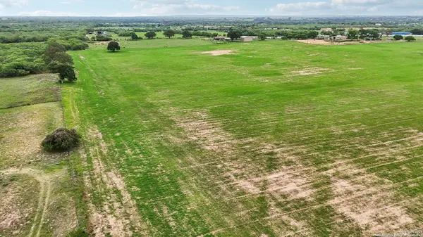 12885 LA VERNIA RD, St Hedwig, TX 78152