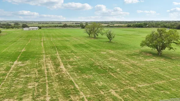 12885 LA VERNIA RD, St Hedwig, TX 78152