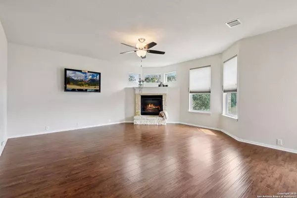 8203 Setting Moon, San Antonio, TX 78255