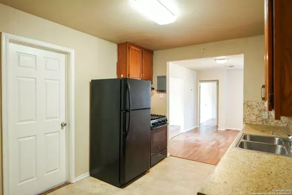 614 Sharmain, San Antonio, TX 78221