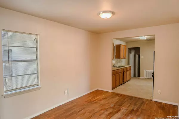 614 Sharmain, San Antonio, TX 78221