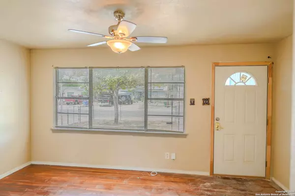 614 Sharmain, San Antonio, TX 78221