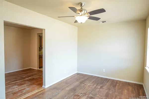 614 Sharmain, San Antonio, TX 78221