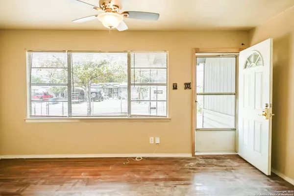 614 Sharmain, San Antonio, TX 78221